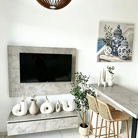 Casa Nera, Nilie Hospitality Mgmt